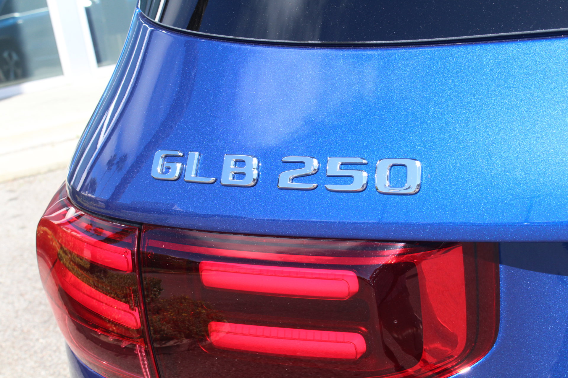 2026 Mercedes Benz GLB 250 photo 4