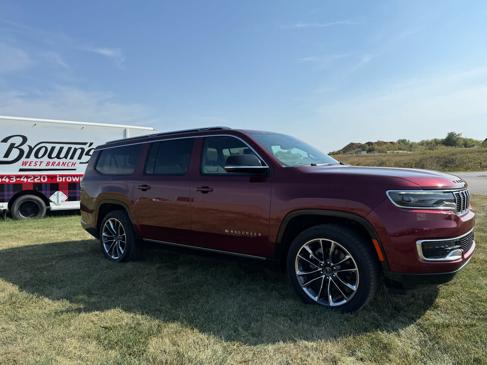 2024 Jeep Wagoneer L Series III photo 2