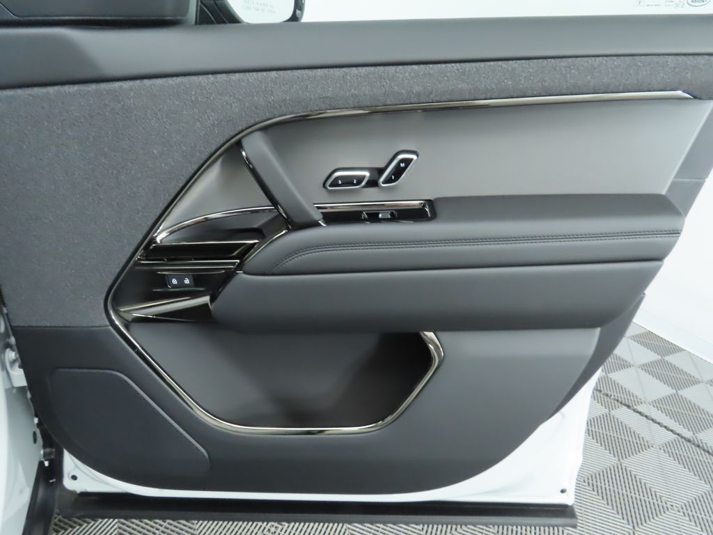 2025 Land Rover Range Rover Sport photo 23