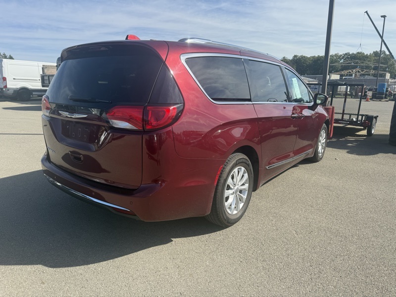 2018 Chrysler Pacifica Touring Plus photo 6