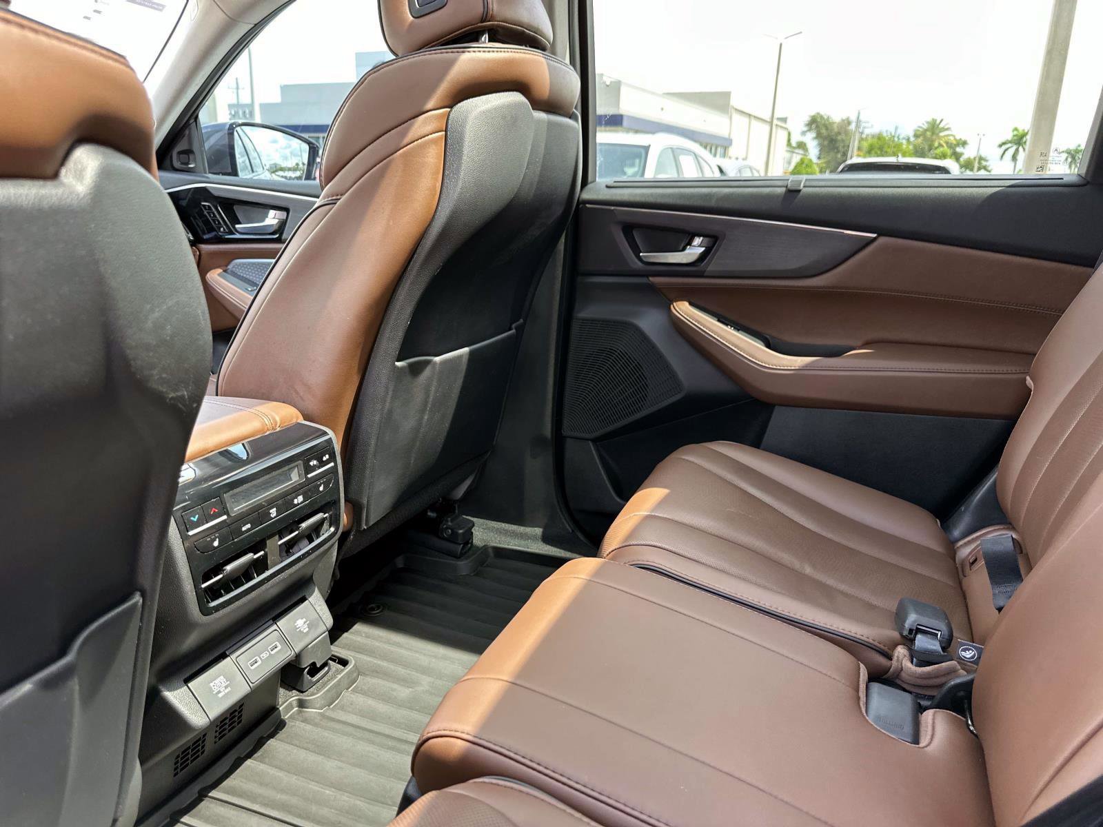 2024 Acura MDX SH-AWD Advance photo 14