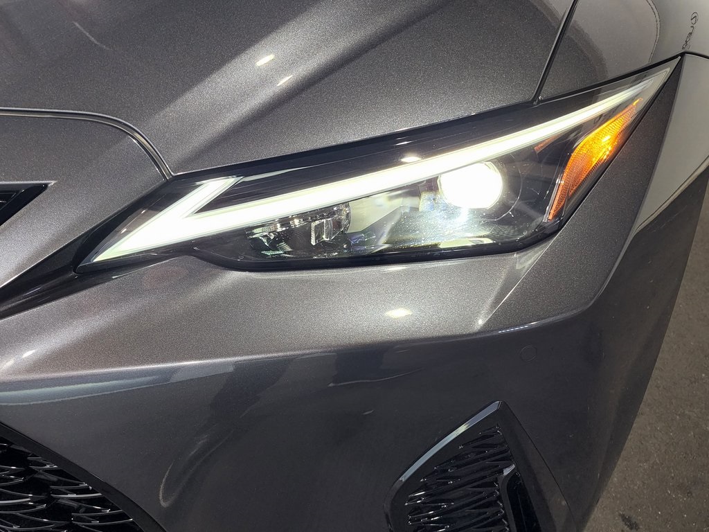 2025 Lexus IS 300 F SPORT photo 5