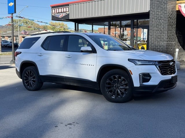 2023 Chevrolet Traverse RS photo 2