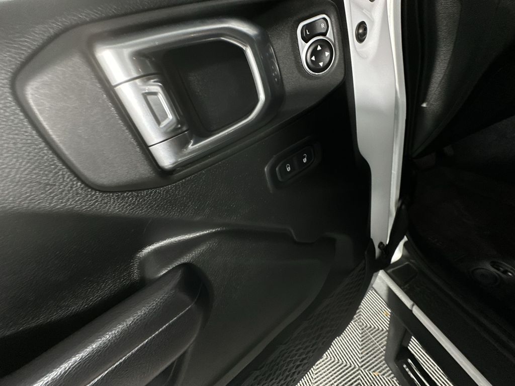 2020 Jeep Wrangler Unlimited Rubicon photo 14