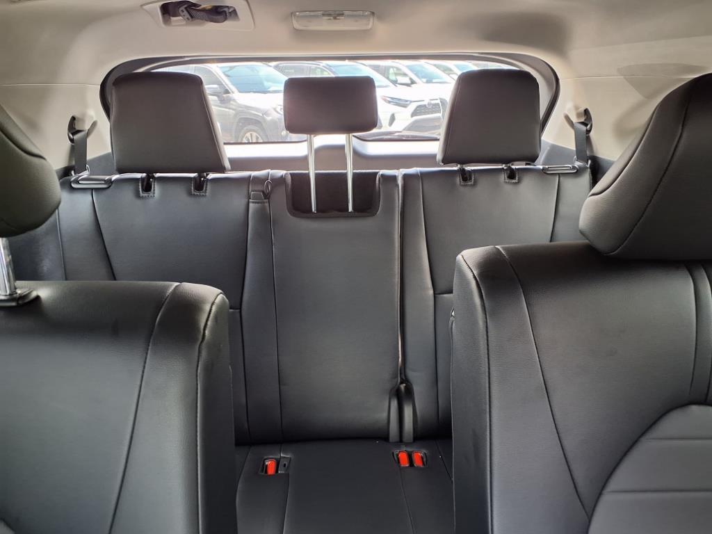 2024 Toyota Highlander XLE photo 16