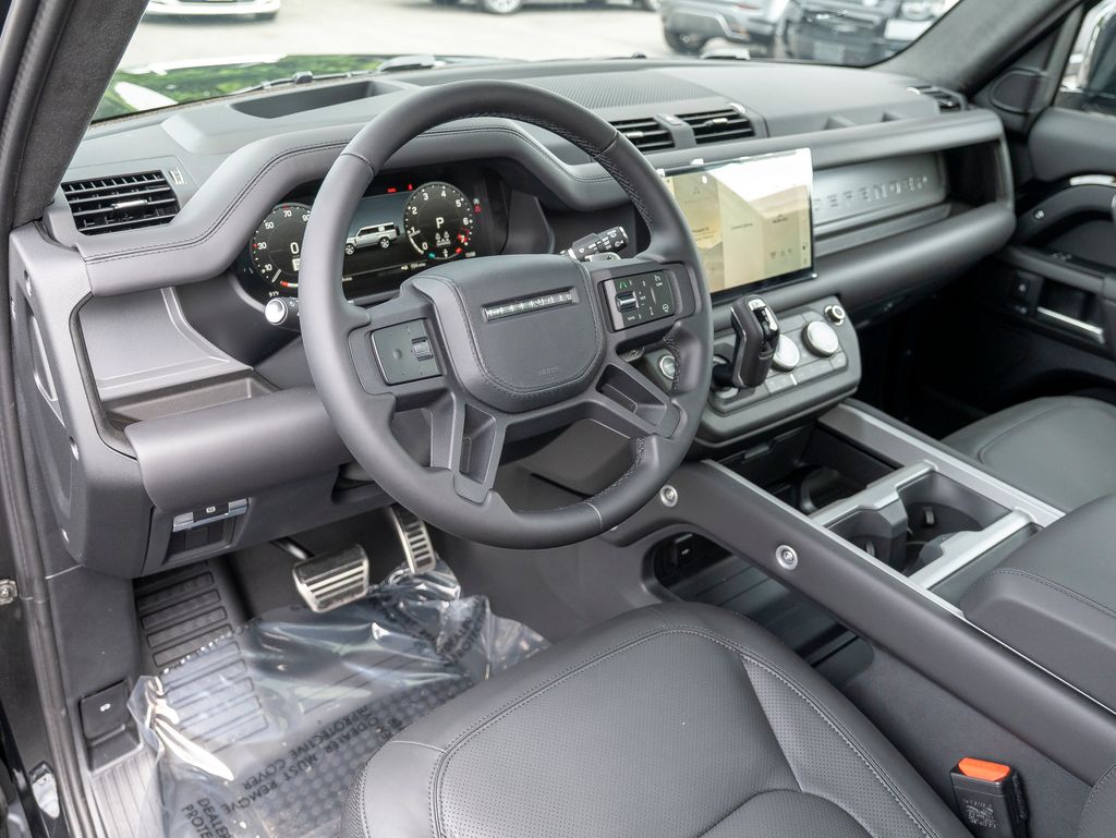 2025 Land Rover Defender 130 V8 photo 11