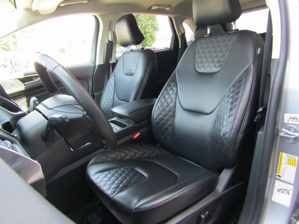 2024 Ford Edge Titanium photo 15