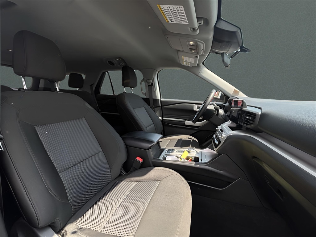 2023 Ford Explorer XLT photo 22