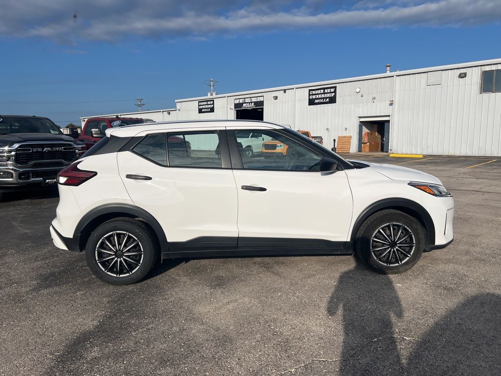 Used 2023 Nissan Kicks S with VIN 3N1CP5BV5PL511654 for sale in Kansas City