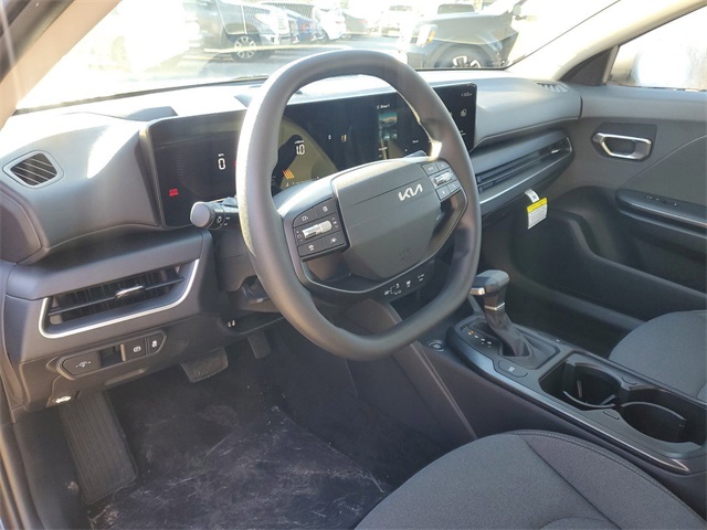 2025 Kia K4 LX photo 8