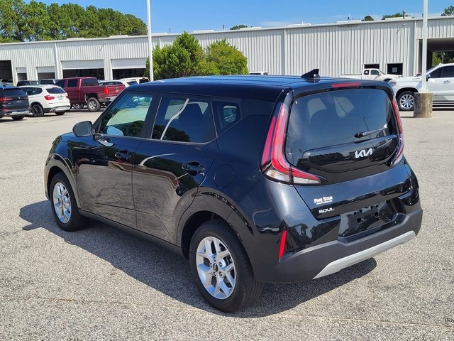 2025 Kia Soul LX photo 5