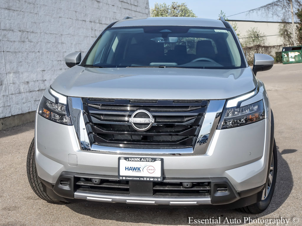 2025 Nissan Pathfinder SL photo 4