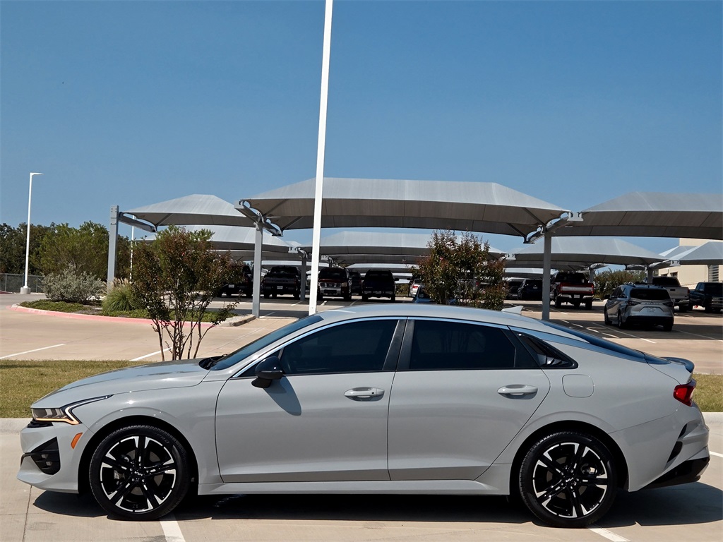 2024 Kia K5 GT-Line photo 4
