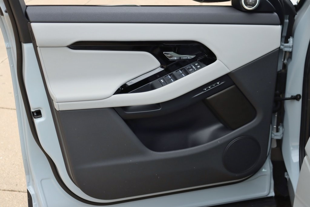 2026 LAND ROVER RANGE ROVER EVOQUE - Image 10