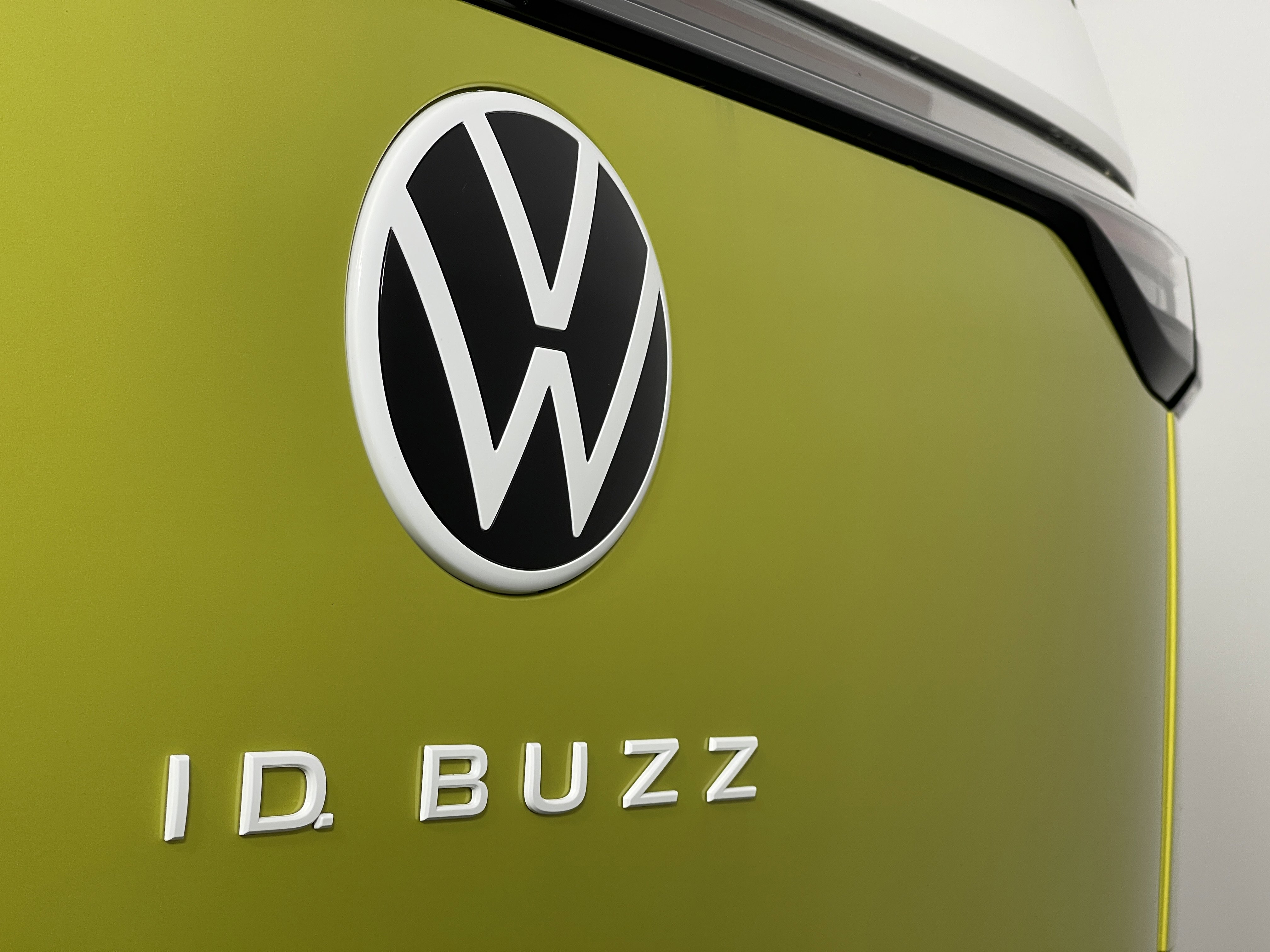 2025 Volkswagen ID. Buzz Pro Plus photo 4