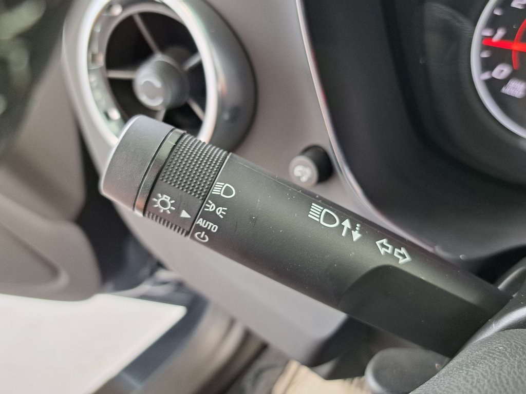 2023 Chevrolet Camaro 2LT photo 13