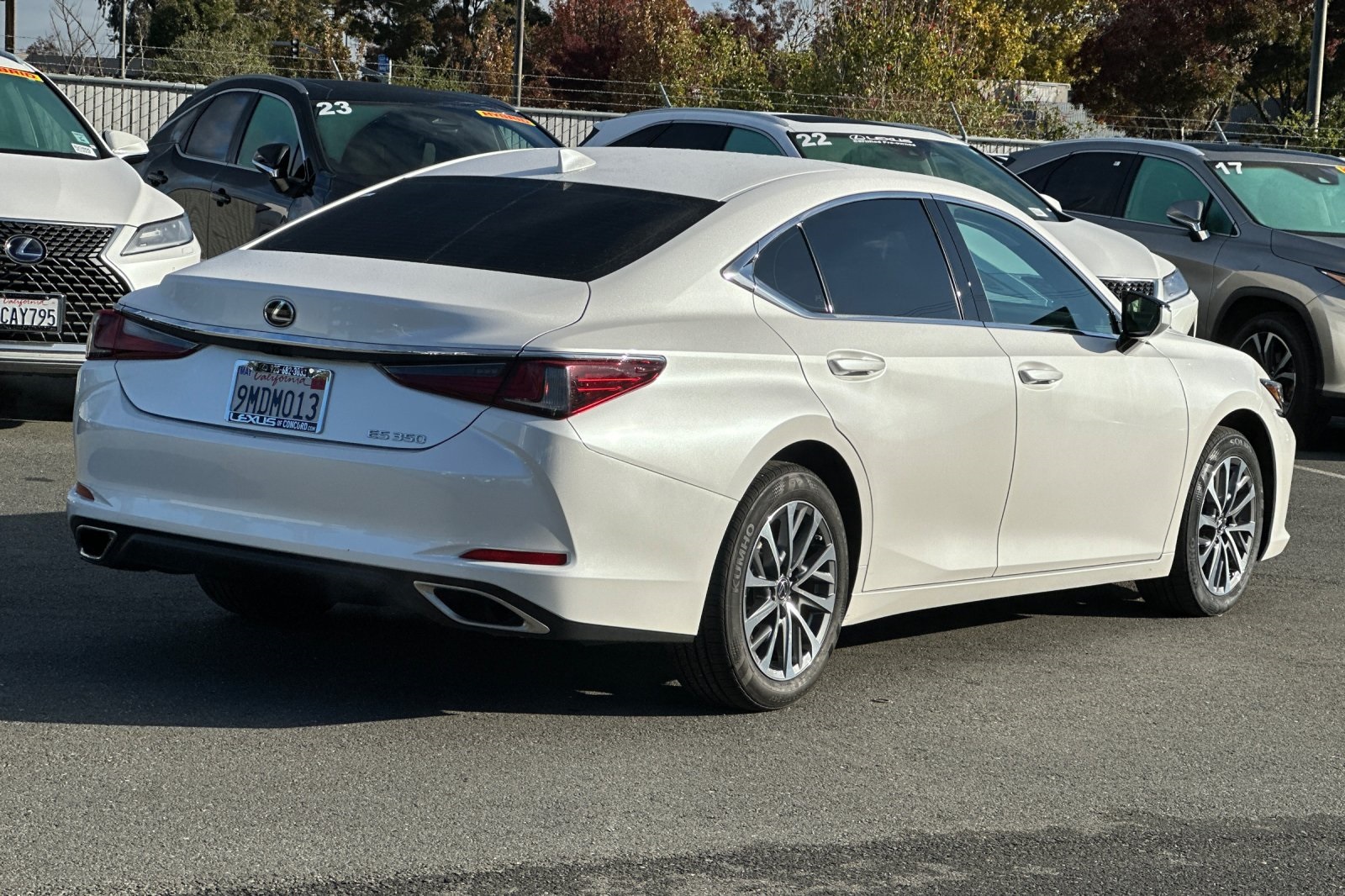 2024 Lexus ES 350 Base photo 4