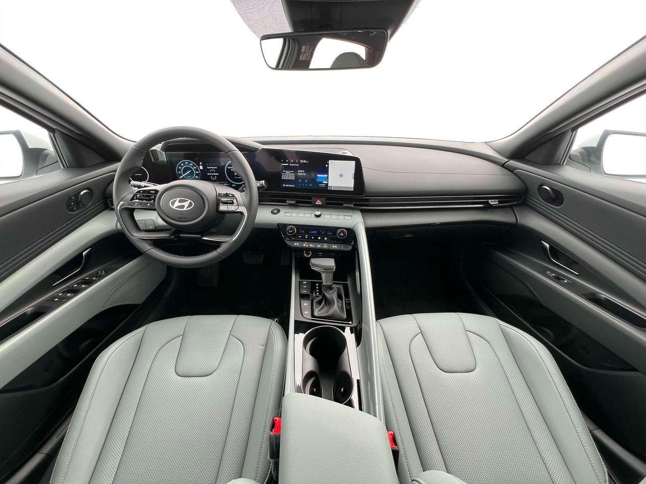 2025 Hyundai Elantra Hybrid Limited photo 12