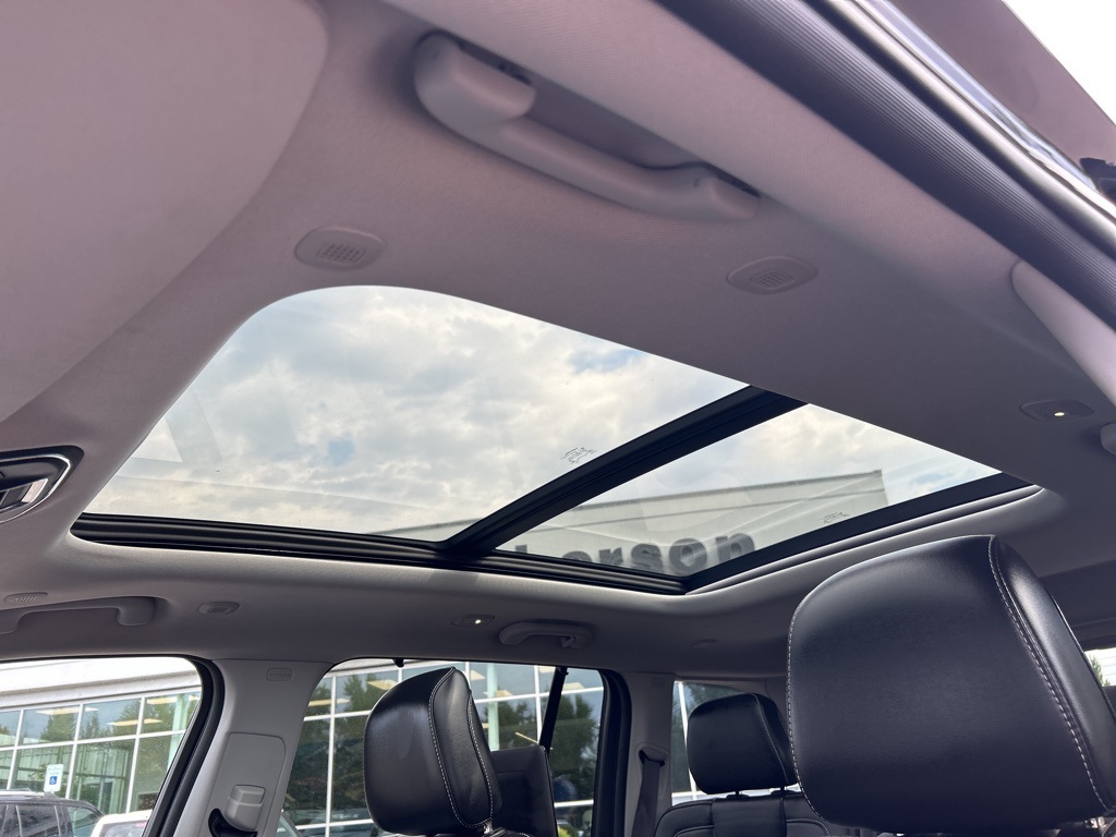 2023 Jeep Cherokee Base photo 15