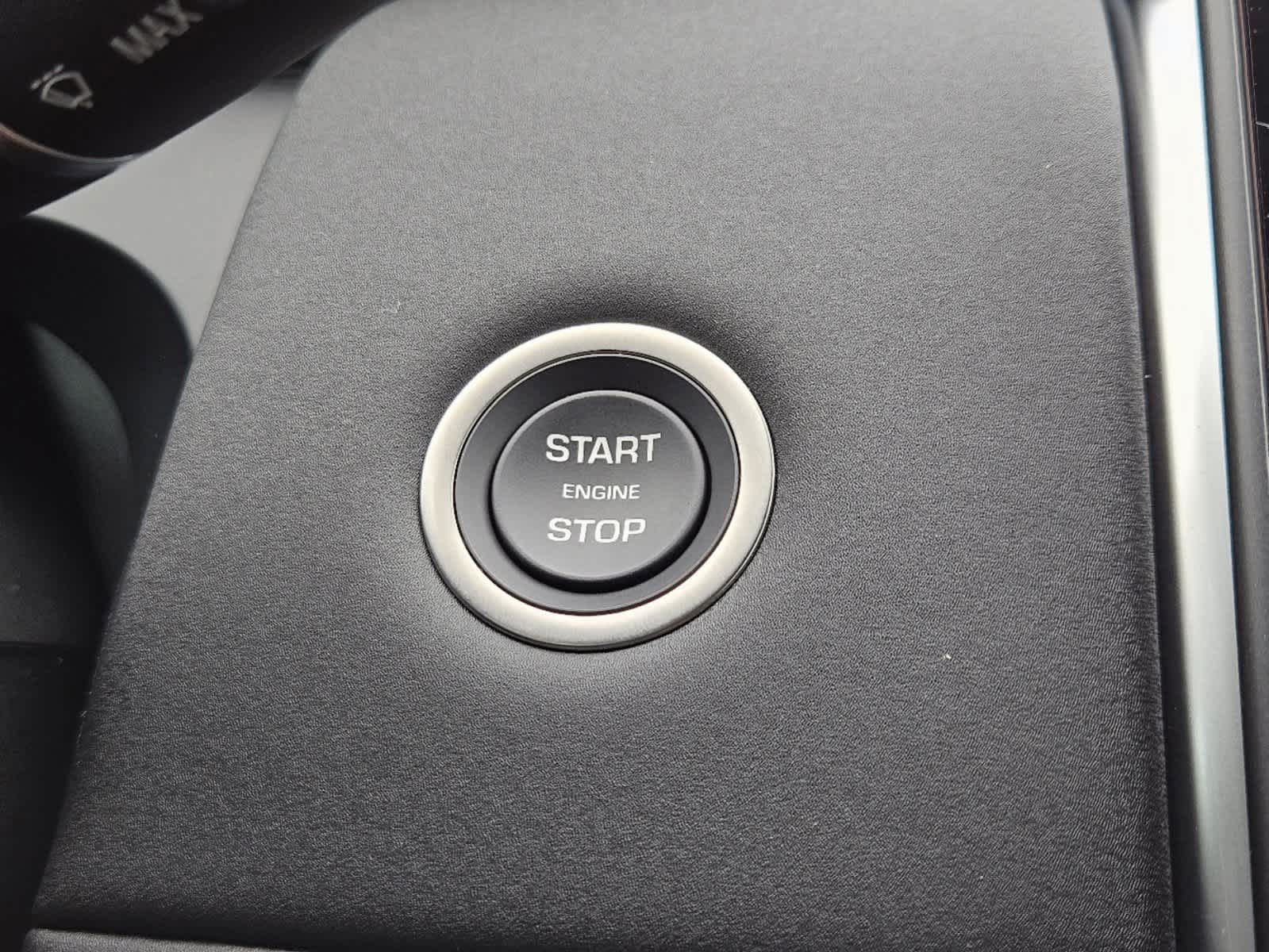 2025 Land Rover Discovery Sport S photo 16