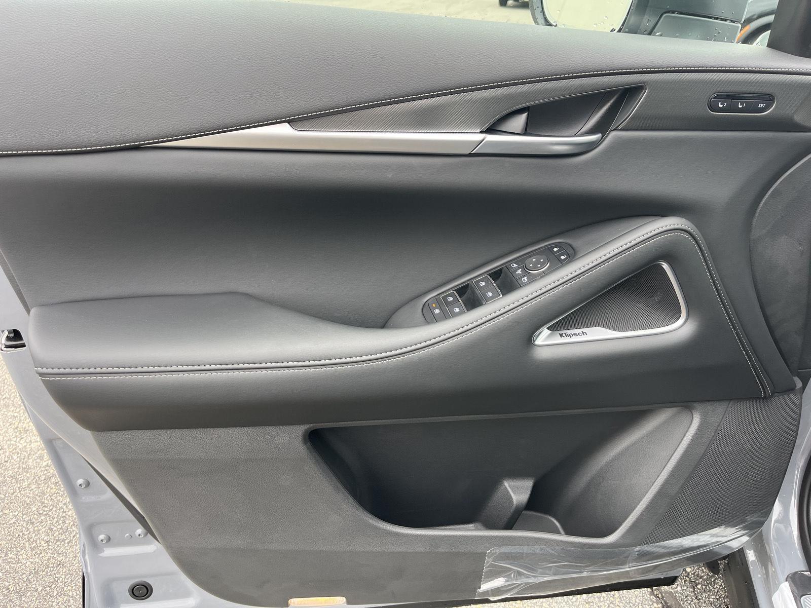 2026 Infiniti QX60 Luxe photo 10