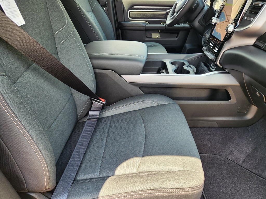 2026 Ram 2500 Big Horn photo 9