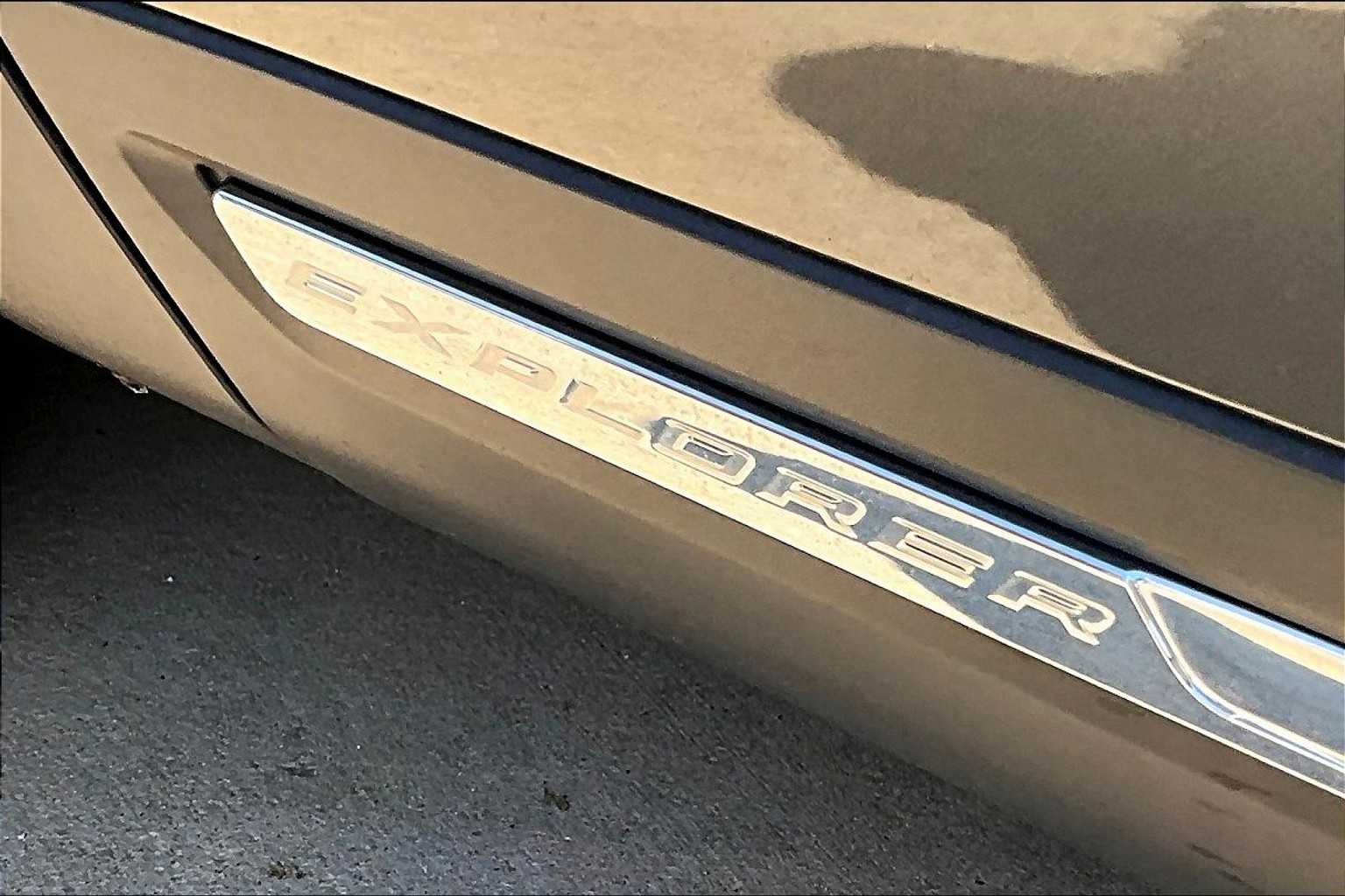 2018 Ford Explorer XLT photo 30