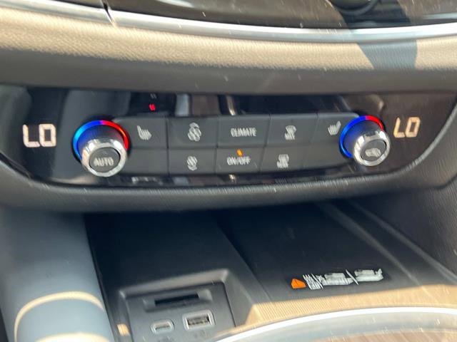 2022 Buick Enclave Essence photo 31