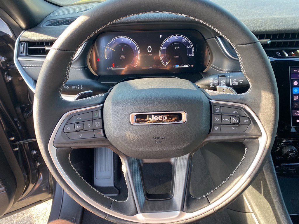 2025 Jeep Grand Cherokee Laredo X photo 5
