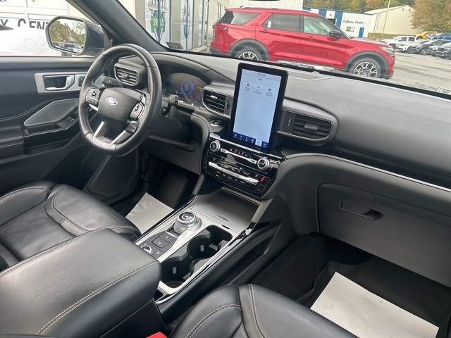 2021 Ford Explorer ST photo 14