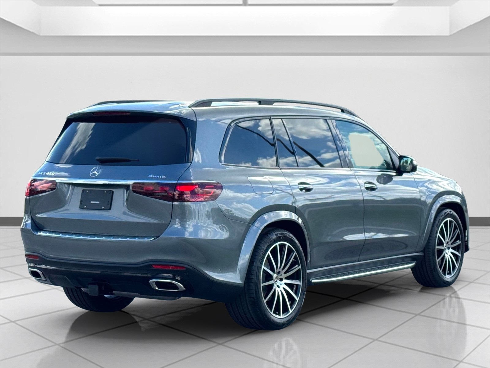 2026 Mercedes Benz GLS 450 4MATIC photo 3