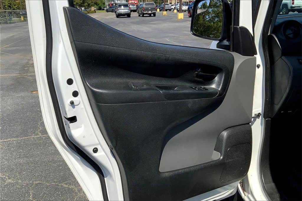2017 Nissan NV200 S photo 21