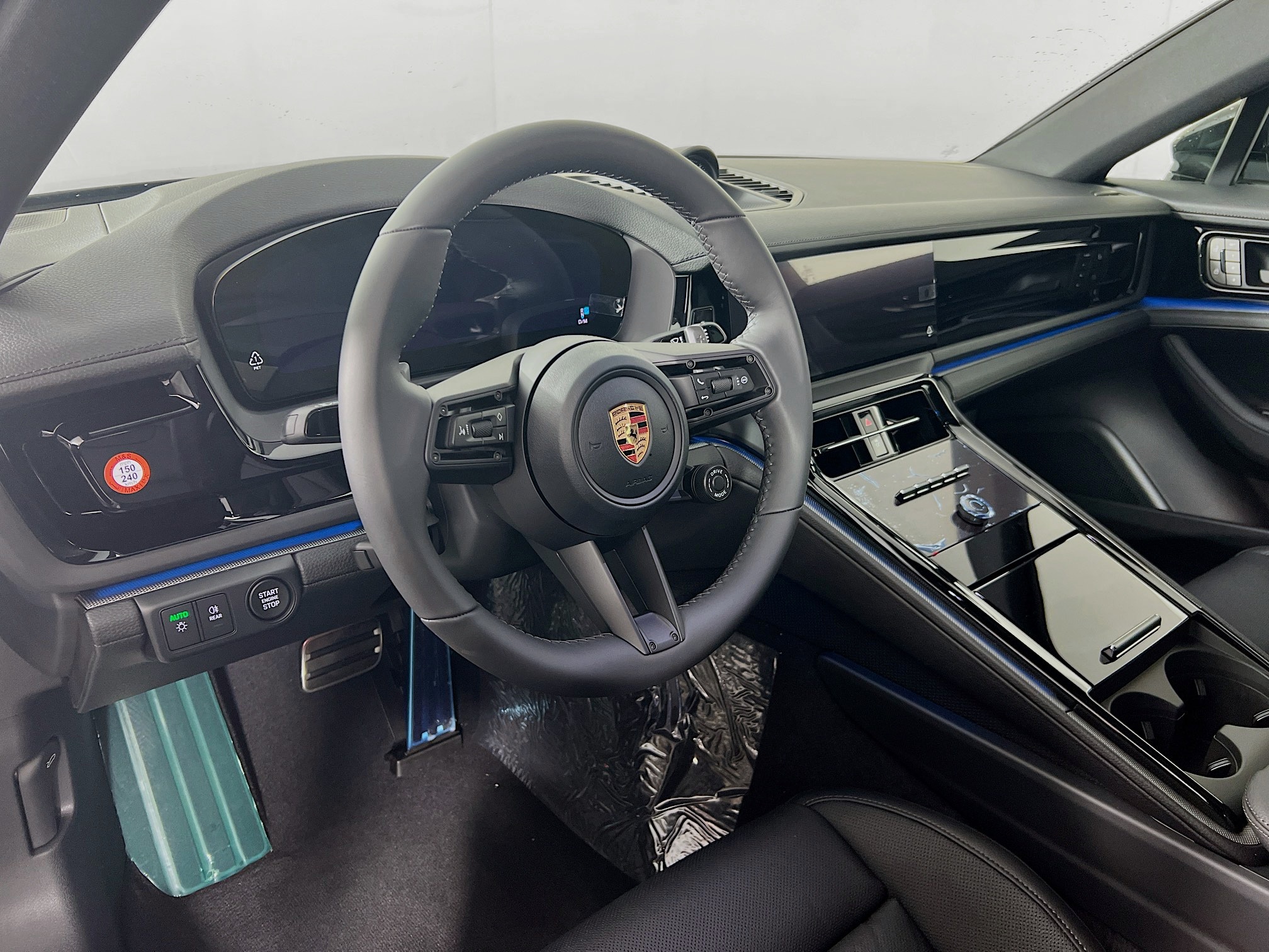 2026 Porsche Panamera 4 E-Hybrid photo 4