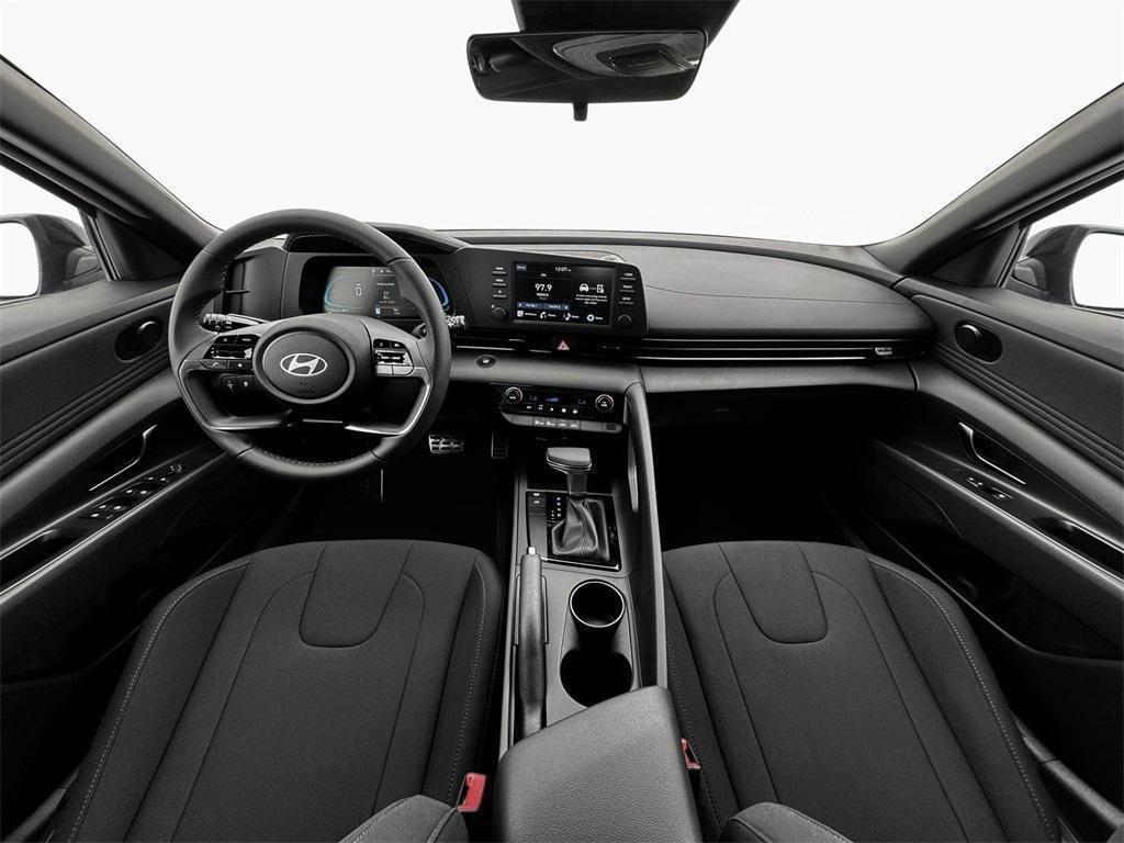 2025 Hyundai Elantra SEL Sport photo 4