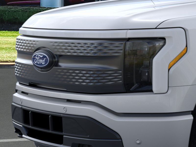 2025 Ford F-150 Lightning photo 17