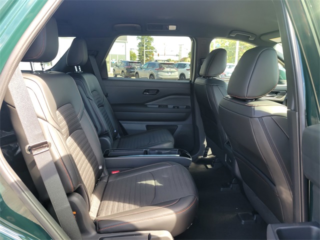 2025 Nissan Pathfinder Rock Creek photo 12