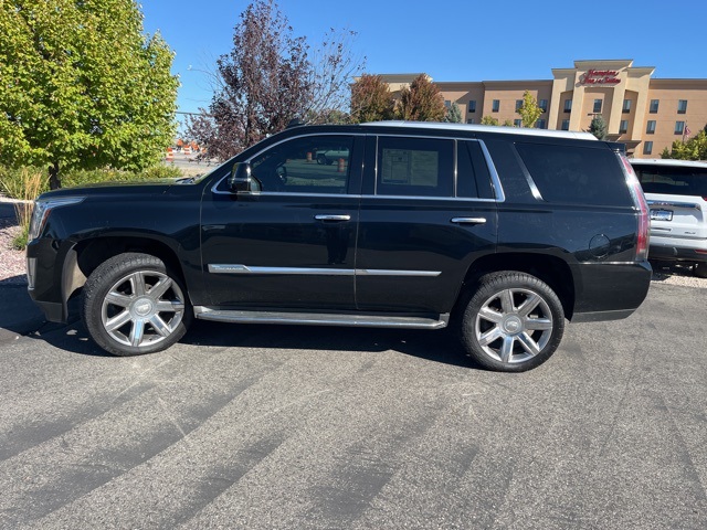 2016 Cadillac Escalade Luxury photo 4