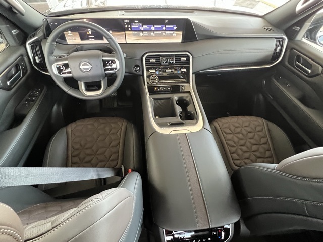 2025 Nissan Armada Platinum photo 2