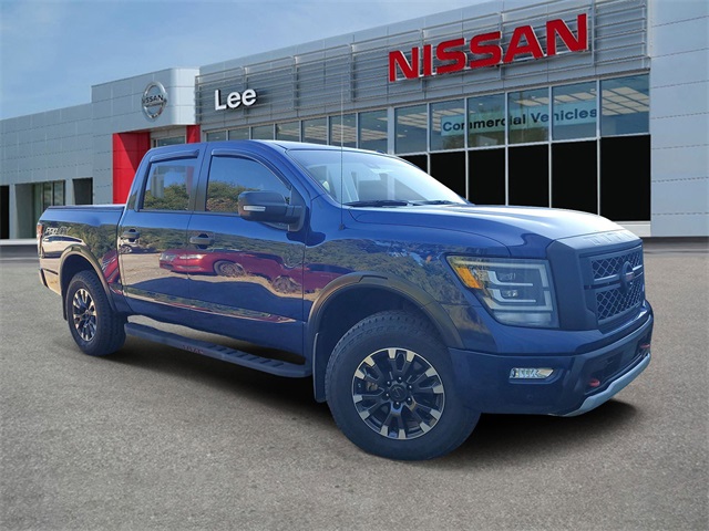 2021 Nissan Titan PRO-4X's photo