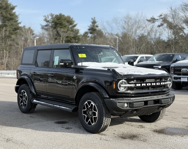2025 Ford Bronco Outer Banks's photo