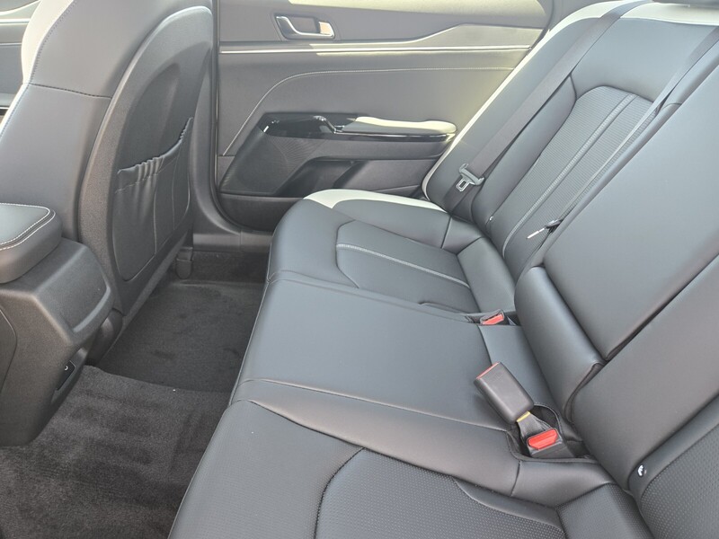 2025 Kia K5 GT-Line photo 8