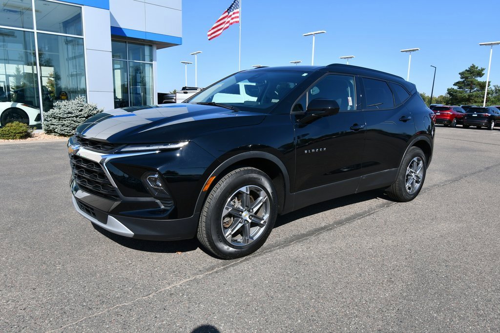 2023 Chevrolet Blazer 2LT photo 2
