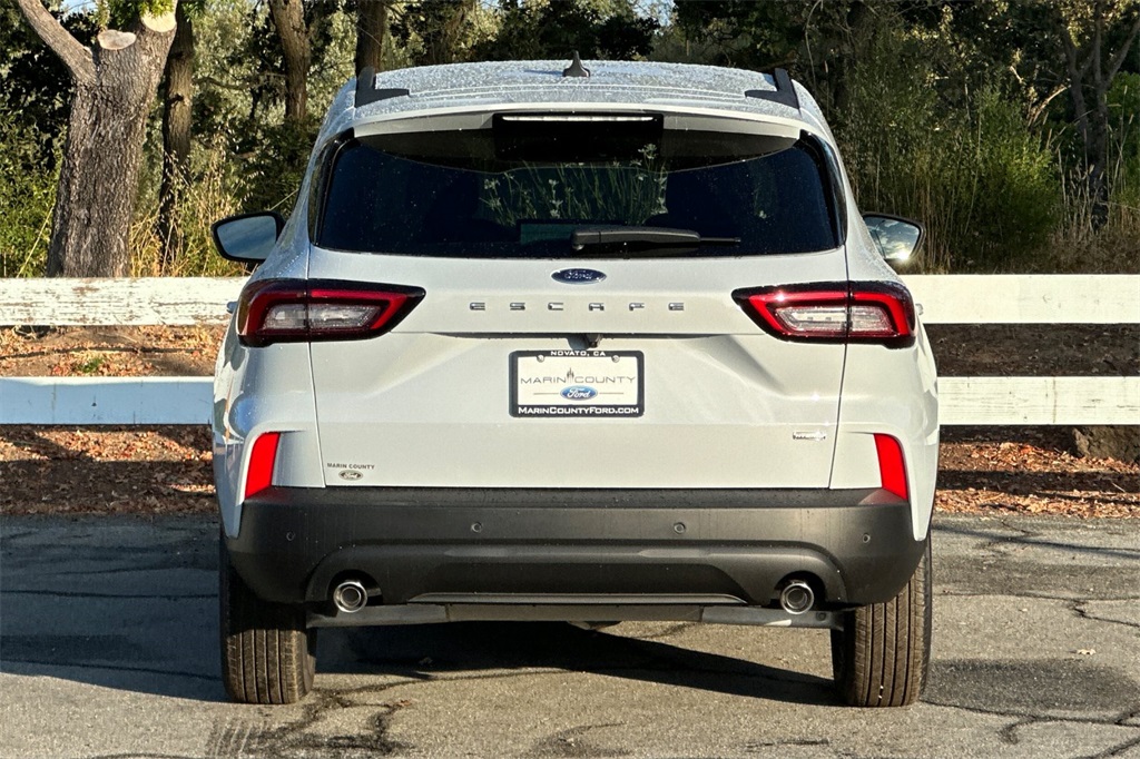 2025 Ford Escape Hybrid ST-Line photo 3