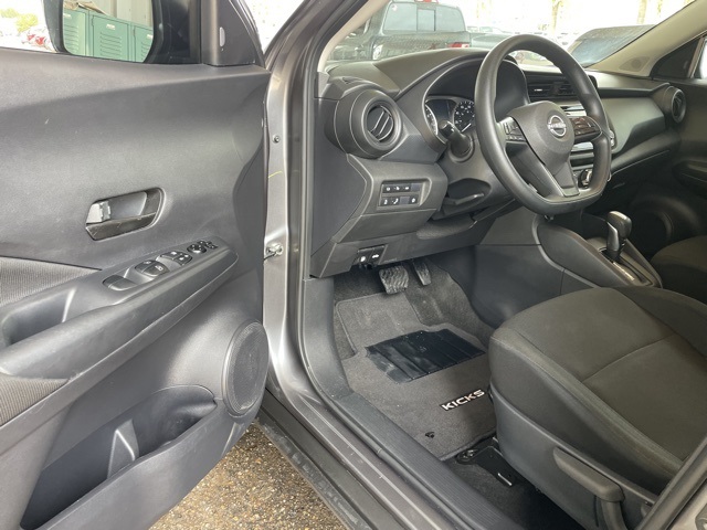 2024 Nissan Kicks S photo 18