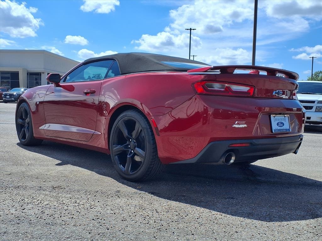 2018 Chevrolet Camaro 2LT photo 2