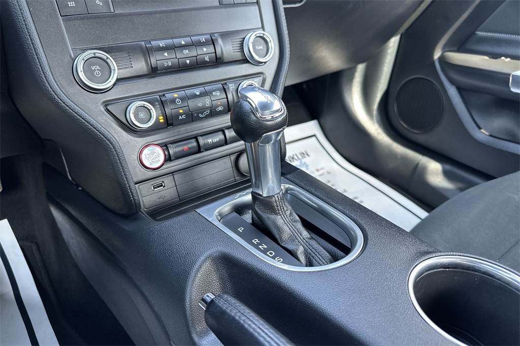2020 Ford Mustang EcoBoost photo 19