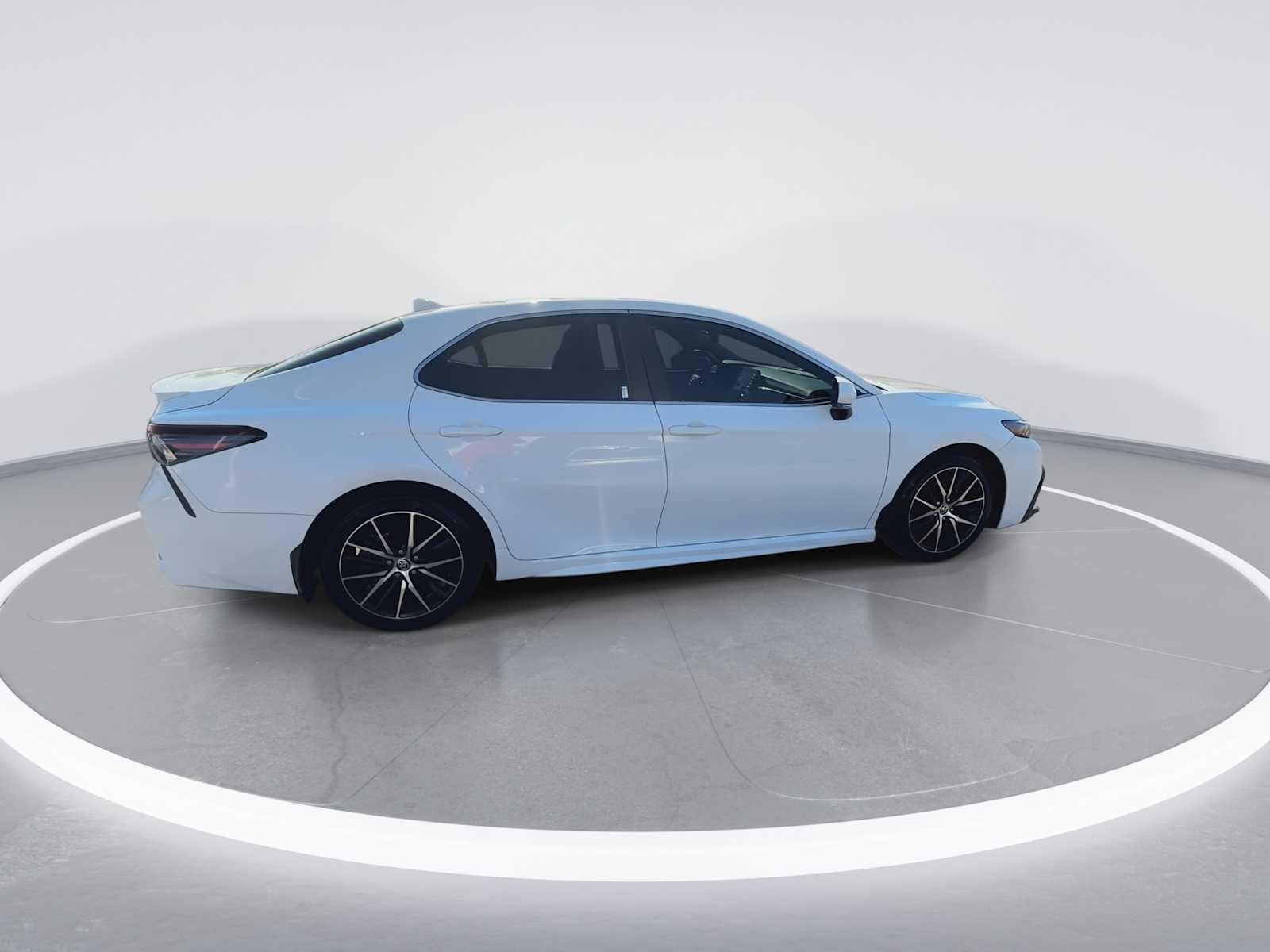 2021 Toyota Camry SE photo 9