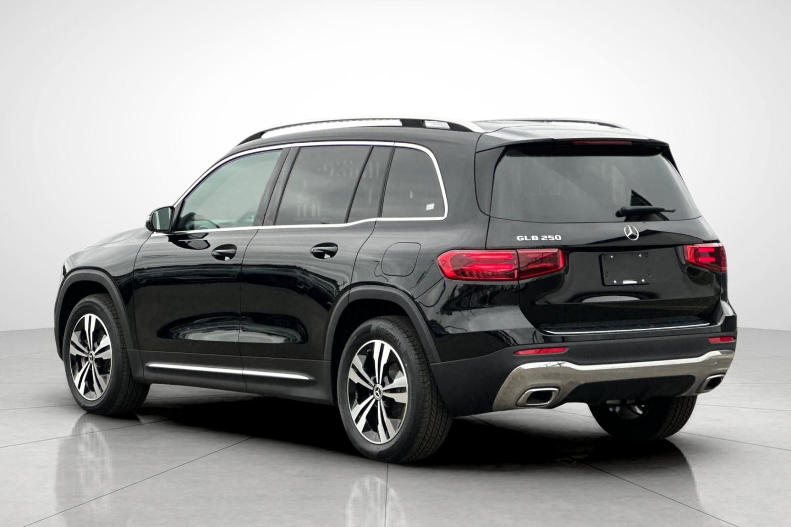 2025 Mercedes Benz GLB 250 photo 10