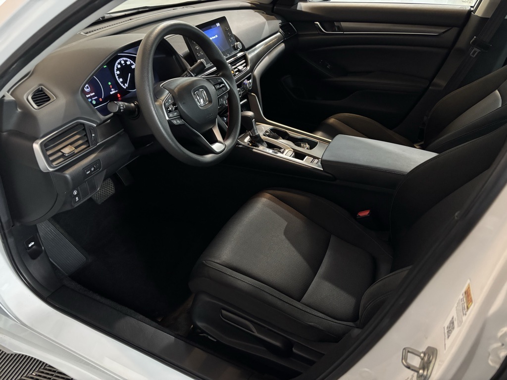 2019 Honda Accord LX photo 5