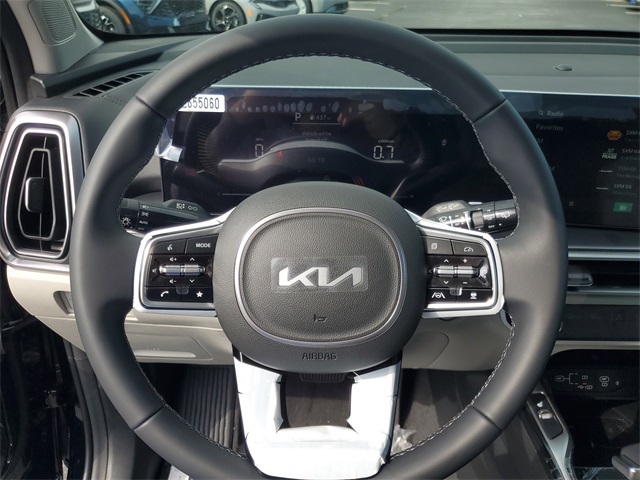 2025 Kia Sorento S photo 16